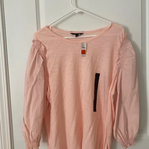 NWT! Perfect for spring, puffy sleeve shirt from Banana Republic 💗 - Picture 3 of 4